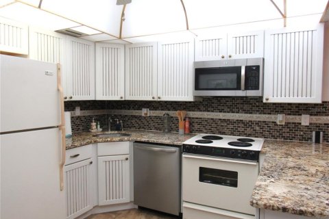 Condo in Port Charlotte, Florida, 2 bedrooms № 2110758 - photo 14