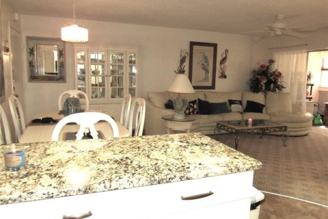 Condo in Port Charlotte, Florida, 2 bedrooms № 2110758 - photo 12