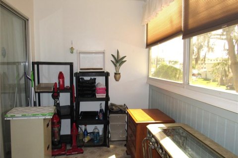 Condo in Port Charlotte, Florida, 2 bedrooms № 2110758 - photo 25