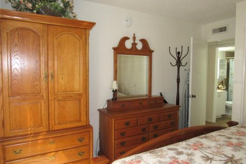 Condo in Port Charlotte, Florida, 2 bedrooms № 2110758 - photo 22
