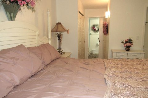 Condo in Port Charlotte, Florida, 2 bedrooms № 2110758 - photo 17