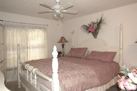 Condo in Port Charlotte, Florida, 2 bedrooms № 2110758 - photo 16