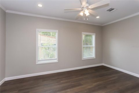 House in Saint Petersburg, Florida 3 bedrooms, 114.46 sq.m. № 1876975 - photo 2