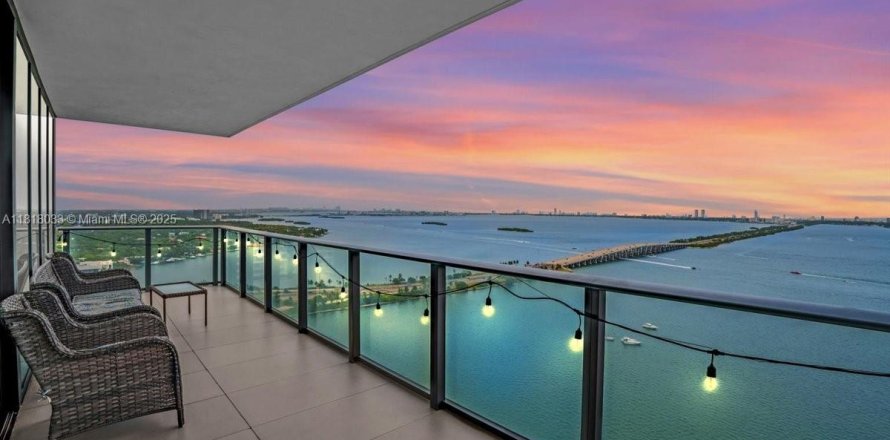 Condo à Miami, Floride, 3 chambres № 1958308