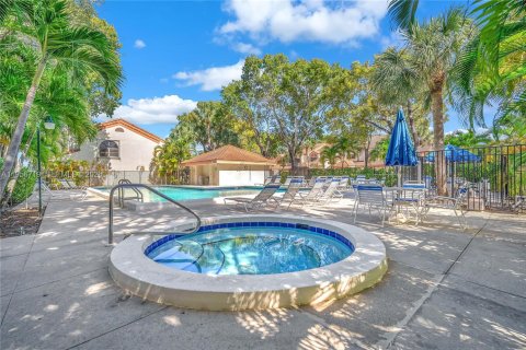 Condominio en venta en Hollywood, Florida, 2 dormitorios, 115.01 m2 № 2010647 - foto 26