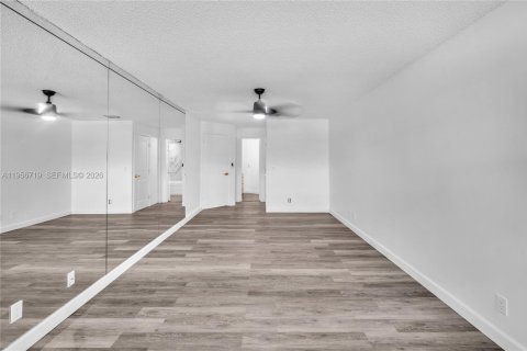 Condominio en venta en Hollywood, Florida, 2 dormitorios, 115.01 m2 № 2010647 - foto 15