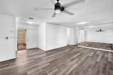 Condominio en venta en Hollywood, Florida, 2 dormitorios, 115.01 m2 № 2010647 - foto 6