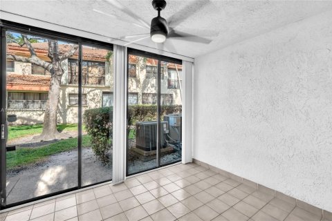 Condominio en venta en Hollywood, Florida, 2 dormitorios, 115.01 m2 № 2010647 - foto 12