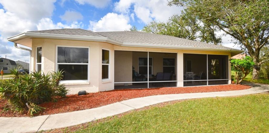 Casa en Myakka City, Florida 3 dormitorios, 176.7 m2 № 1736645