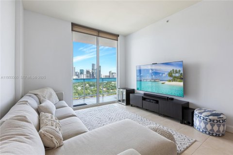 Condo in Miami, Florida, 2 bedrooms  № 2052764 - photo 21