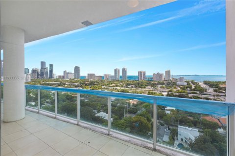 Condo in Miami, Florida, 2 bedrooms  № 2052764 - photo 4
