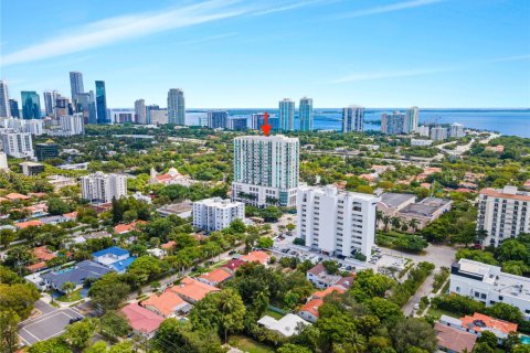 Condo in Miami, Florida, 2 bedrooms  № 2052764 - photo 22
