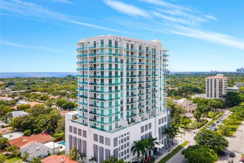 Condo in Miami, Florida, 2 bedrooms  № 2052764 - photo 2