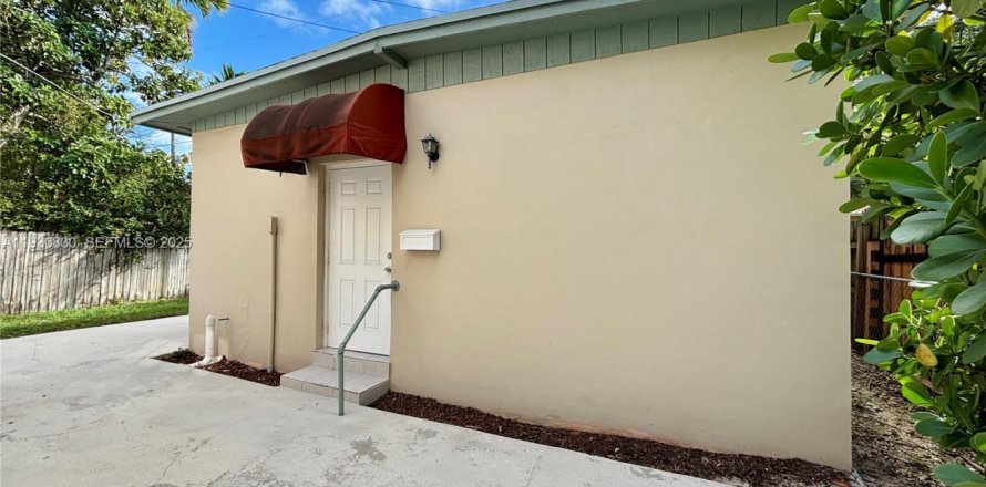 Дом в Майами, Флорида 1 спальня, 52.58м2 № 1990867