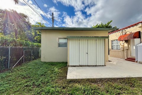 Снять в аренду виллу или дом в Майами, Флорида 1 спальня, 52.58м2, № 1990867 - фото 7