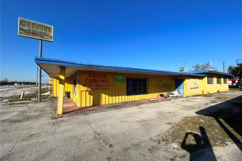 Commercial property in St. Lucie, Florida № 1859765 - photo 4