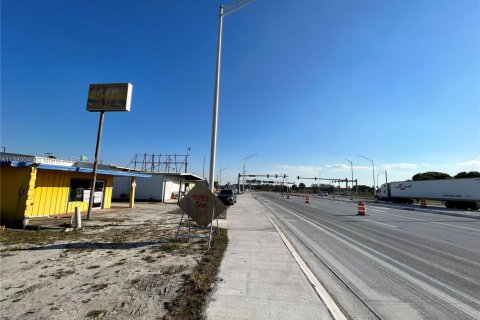 Commercial property in St. Lucie, Florida № 1859765 - photo 3