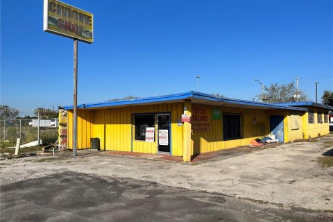 Commercial property in St. Lucie, Florida № 1859765 - photo 1