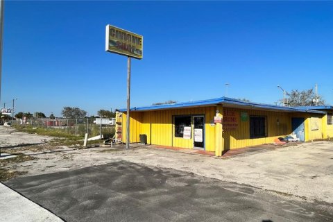 Commercial property in St. Lucie, Florida № 1859765 - photo 2