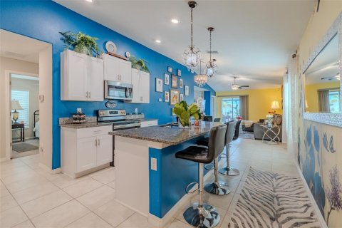 House in Sun City Center, Florida 3 bedrooms, 117.99 sq.m. № 1911136 - photo 7