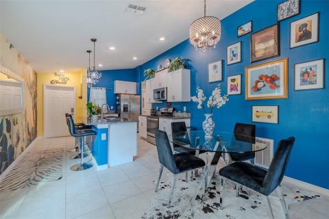 House in Sun City Center, Florida 3 bedrooms, 117.99 sq.m. № 1911136 - photo 13