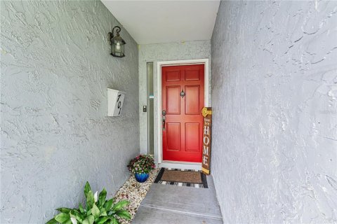 Townhouse in Altamonte Springs, Florida 3 bedrooms, 147.71 sq.m. № 2117361 - photo 2