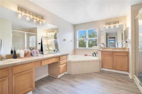 House in Orlando, Florida 5 bedrooms, 319.49 sq.m. № 1817809 - photo 16