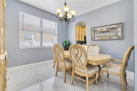 House in Orlando, Florida 5 bedrooms, 319.49 sq.m. № 1817809 - photo 12