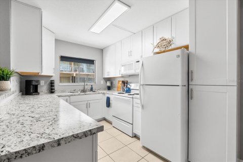 Condo in Sarasota, Florida, 2 bedrooms  № 1719701 - photo 3