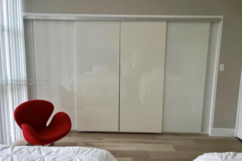 Condo in Bal Harbour, Florida, 2 bedrooms  № 1867713 - photo 14