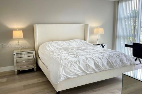 Condo in Bal Harbour, Florida, 2 bedrooms  № 1867713 - photo 11