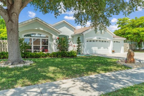 House in Merrit Island, Florida 4 bedrooms, 220.55 sq.m. № 1750030 - photo 4