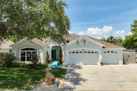House in Merrit Island, Florida 4 bedrooms, 220.55 sq.m. № 1750030 - photo 3