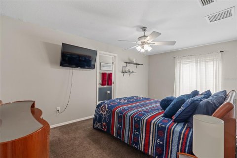 House in Merrit Island, Florida 4 bedrooms, 220.55 sq.m. № 1750030 - photo 26