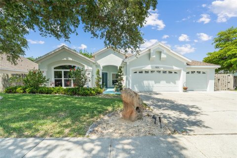 House in Merrit Island, Florida 4 bedrooms, 220.55 sq.m. № 1750030 - photo 1