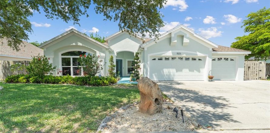 House in Merrit Island, Florida 4 bedrooms, 220.55 sq.m. № 1750030