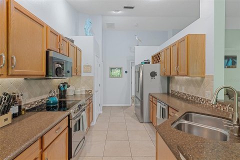 House in Merrit Island, Florida 4 bedrooms, 220.55 sq.m. № 1750030 - photo 15