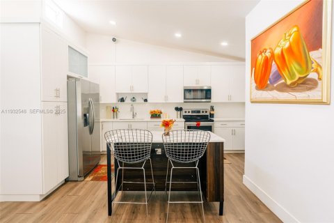 Villa ou maison à vendre à Miami, Floride: 3 chambres, 98.94 m2 № 1991134 - photo 8