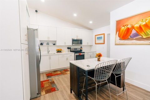 Villa ou maison à vendre à Miami, Floride: 3 chambres, 98.94 m2 № 1991134 - photo 5