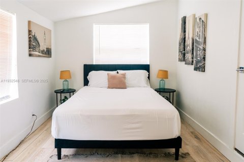 Villa ou maison à vendre à Miami, Floride: 3 chambres, 98.94 m2 № 1991134 - photo 13