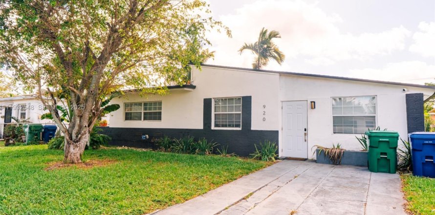 Villa ou maison à Miami, Floride 3 chambres, 98.94 m2 № 1991134