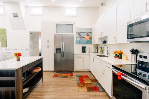 Villa ou maison à vendre à Miami, Floride: 3 chambres, 98.94 m2 № 1991134 - photo 6