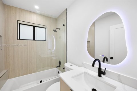 Купить коммерческую недвижимость в Майами, Флорида 148.74м2, № 2050310 - фото 24