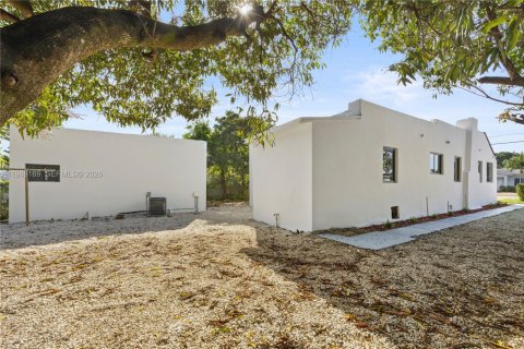 Купить коммерческую недвижимость в Майами, Флорида 148.74м2, № 2050310 - фото 4