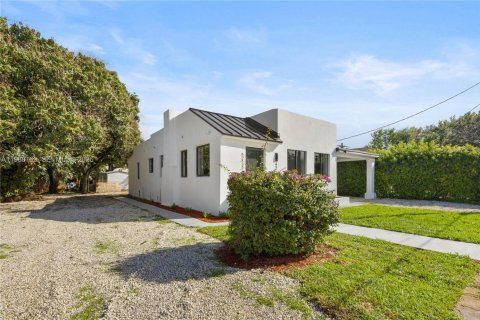 Купить коммерческую недвижимость в Майами, Флорида 148.74м2, № 2050310 - фото 3