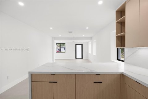 Купить коммерческую недвижимость в Майами, Флорида 148.74м2, № 2050310 - фото 17