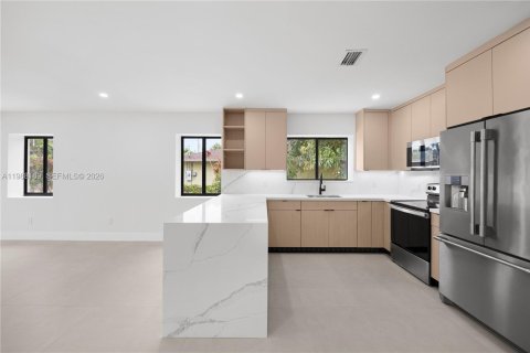 Купить коммерческую недвижимость в Майами, Флорида 148.74м2, № 2050310 - фото 26