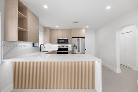 Купить коммерческую недвижимость в Майами, Флорида 148.74м2, № 2050310 - фото 12