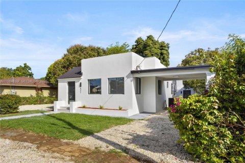 Купить коммерческую недвижимость в Майами, Флорида 148.74м2, № 2050310 - фото 2