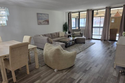 Купить кондоминиум в Бойнтон-Бич, Флорида 4 комнаты, 128.21м2, № 2083820 - фото 18
